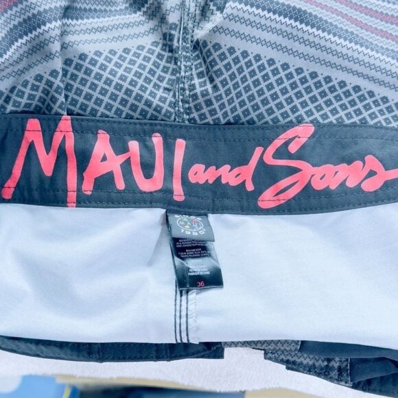 MAUI and SONS Men's Black Shark Board Shorts Polyester Stretch Size 36 - Picture 8 of 11